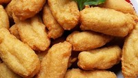  Kalau @stephanielukman lebih suka menikmati tahu brintik buatannya. Biasanya tahu brintik disajikan dengan mayonaise dan saus, tapi dimakan sendiri pun sudah enak. Foto: Instagram