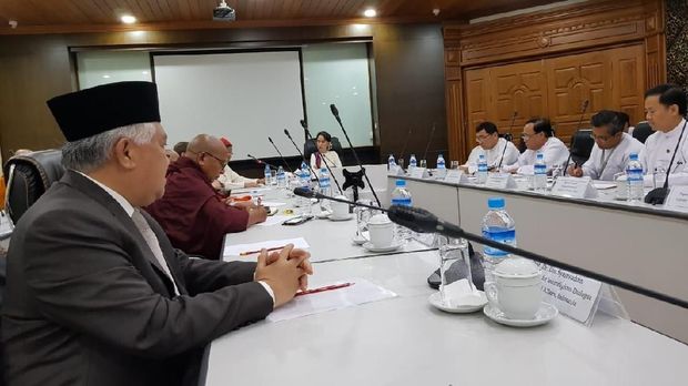 Bertemu Aung San Suu Kyi, Din Syamsyuddin Bahas Perdamaian Rohingya