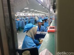 Berkunjung ke Pabrik Advan, Ponsel Made in Semarang