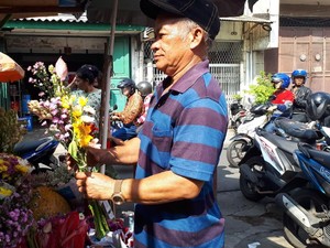 Waisak di Petak Sembilan, Bunga Dewi Kwan Im Jadi Buruan Jemaat
