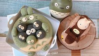 Toto berwarna hijau nampak menggemaskan dalam bentuk chiffon cake. Mirip banget sama karakter asli di sebelahnya ya? Foto: Instagram i_bun_go_go