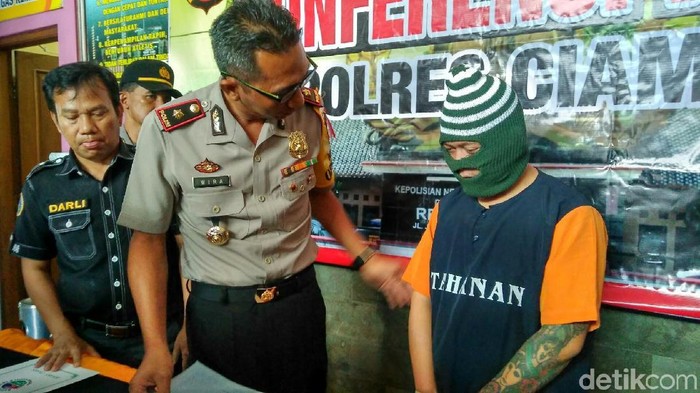Polisi Amankan Pria Bertato Edarkan Sabu-sabu di Ciamis