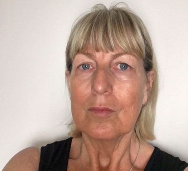 Tricia yang telah berumur 60 tahun ini juga berubah dratis lewat tangan Chrissy Sparks sang fotografer. Foto: Dok. Dollhouse Photography