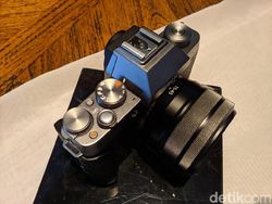 Penampakan Fujifilm X-T100 Bergaya Retro
