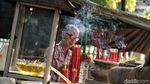 Umat Budha di Jakut Lakukan Ritual Pindapatta
