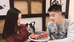 10 Pose Karen Vendela, Si Cantik Pacar Boy William Saat Makan