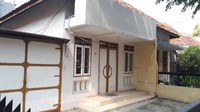 Pada awal menempati, Artidjo hanya tidur di atas bangku kayu di sebuah kamar. Ia belum sempat membeli kasur meski sudah menjadi hakim agung.
