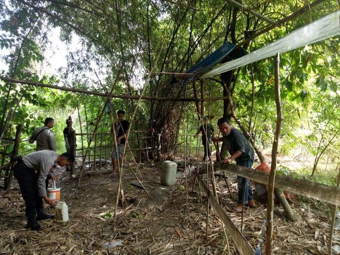 Home Industri Miras Ilegal di Hutan Ambon Digerebek