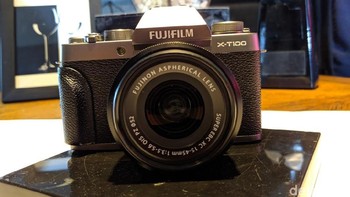 Fujifilm X-T100 belum dipersenjatai sensor X-Trans.  Foto: Adi Fida Rahman/detikINET