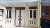 Di kontrakan ini, Artidjo mengerjakan sendiri. Ia biasa mencuci bajunya dengan tangannya sendiri menggunakan sabun colek.