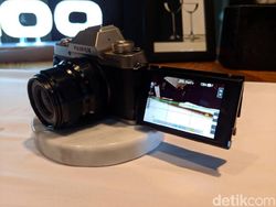 Penampakan Fujifilm X-T100 Bergaya Retro