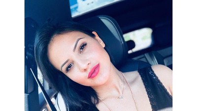 Gaya Liburan Istri Fabinho, Pemain Baru Liverpool