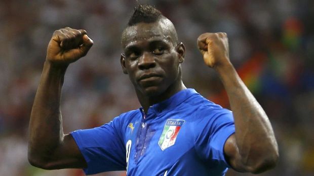Mario Balotelli dinilai Arigo Sacchi sebagai pemain yang tak memiliki intelegensia. (