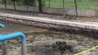 Andri menyebut tinja tersebut berasal dari Duri Kosambi Jakbar dan Pulo Gebang. (Foto: Yulida/detikcom)