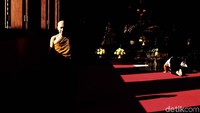 Suasana di dalam Vihara Dharmacakka Jaya.