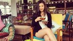 10 Pose Karen Vendela, Si Cantik Pacar Boy William Saat Makan