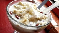 Kalau netizen @rohmannsp memilih sop durian dengan campuran kacang merah. Pelengkapnya ada keju cheddar parut yang bikin makin gurih creamy. Foto: Istimewa
