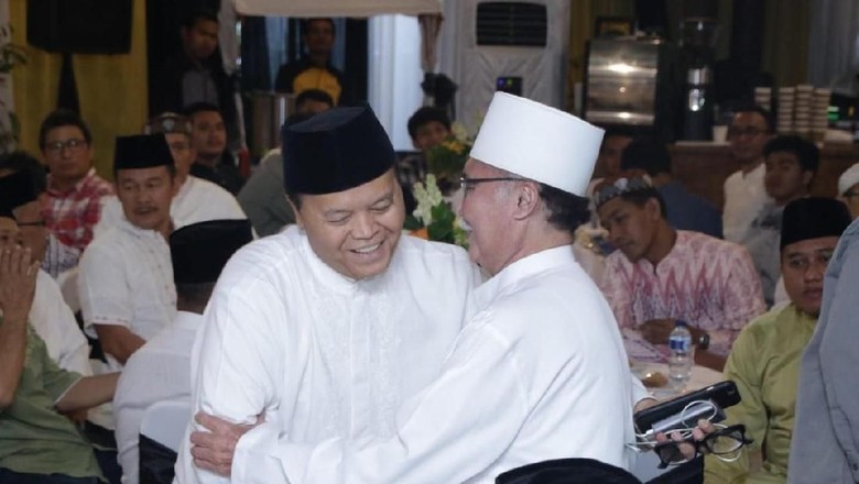 Contoh Pemimpin Menurut HNW: Tanpa Tanda Tangan, Alexis Bubar Contoh Pemimpin Menurut HNW: Tanpa Tanda Tangan, Alexis Bubar