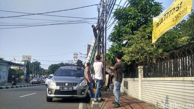Kabel Optik Terbakar, Warga Petamburan Kaget