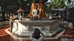Umat Budha di Jakut Lakukan Ritual Pindapatta