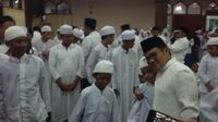Cak Imin bersama para anak yatim di acara parlemen mengaji