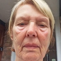 Transformasi paling menakjubkan terjadi pada Pauline yang telah berumur 78 tahun ini. Penuaan membuat kulit wajahnya sudah turun dan berkeriput. Foto: Dok. Dollhouse Photography