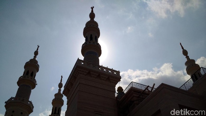 Suciati, Jualan 5 Ekor Ayam Hingga Bangun Masjid Megah di Sleman Suciati, Jualan 5 Ekor Ayam Hingga Bangun Masjid Megah di Sleman