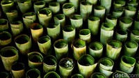 Begini penampakan lemang bambu yang siap untuk dimasak di kawasan Pasar Senen, Jakarta, Selasa (29/5/2018). Begini penampakan lemang bambu yang siap untuk dimasak di kawasan Pasar Senen, Jakarta, Selasa (29/5/2018).