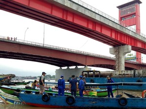 2 Tewas, Ini Cerita Ngerinya Tabrakan Speedboat di Bawah Ampera