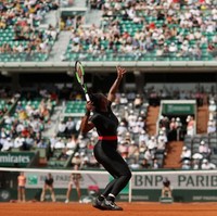 Aku menyebutnya catsuit yang terinspirasi dari Wakanda, ujar Serena Williams seperti dikutip The Guardian, menyinggung nama negara khayalan di film superhero Black Panther. (Foto: Matthew Stockman/Getty Images)
