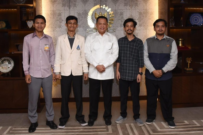 Ini Pesan Ketua DPR untuk Pelajar Zaman Now Ini Pesan Ketua DPR untuk Pelajar Zaman Now