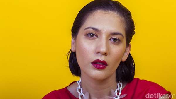 Hannah Al Rashid Mantan Atlet Pencak Silat Kini Bersinar di Film Hannah Al Rashid Mantan Atlet Pencak Silat Kini Bersinar di Film