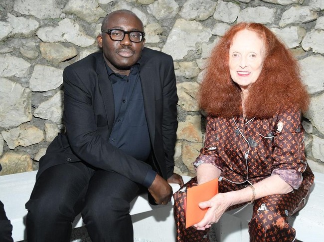 Bos Vogue Inggris Edward Enninful dan bekas tangan kanan Anna Wintour, Grace Coddington turut hadir. Direktur kreatif Louis Vuitton Nicolas Ghesquiere mengatakan, gaya eksentrik Grace di usia 77 tahun menginspirasinya untuk sejumlah tampilan busana pada koleksi ini. (Foto: Getty Images)