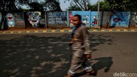 Mural-mural ini terbentang disepanjang Jalan Marunda.
