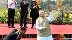 Jokowi dan PM India Bermain Layang-layang di Monas