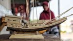 Melihat Uniknya Kerajinan Kapal Bambu di Marunda