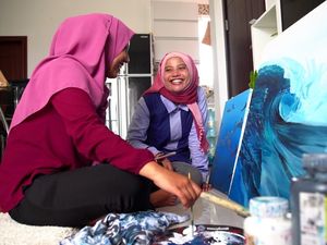 Belajar dari Insha, Muslimah Maldives yang Semangat Berkarya