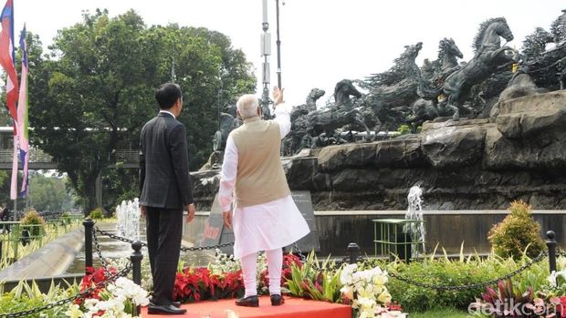 Jokowi dan PM India Shri Narendra Modi di Patung Arjuna