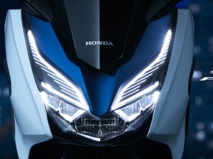 Perang Skutik Bongsor: Honda Forza 250 Tantang Yamaha Xmax