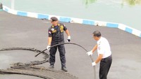 Dari penghitungan yang dilakukan didapati bahwa berat keseluruhan kabel serat optic yang berada di palka KM. Topan Ocean diperkirakan mencapai 12 ton, jauh lebih banyak daripada hasil pemeriksaan awal kapal. Pool/Bakamla.