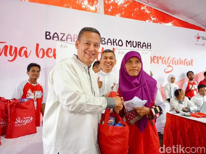 Telkomsel Berbagi dengan Anak Yatim dan Dhuafa di Banyuwangi