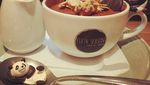 Lucu Banget! Miniatur Panda Ini Berpose dengan Makanan