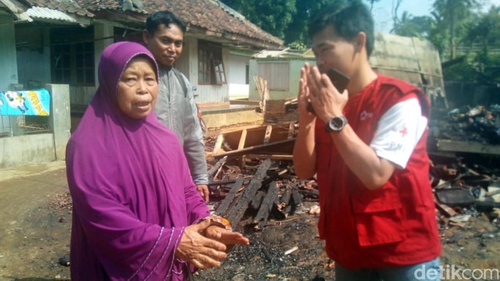 Selamatkan Tetangga, Aisyah Curhat Jari Cucu Diamputasi