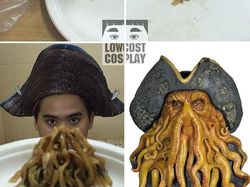 Pakai Bahan Murah, Cosplayer Gak Modal Ini Bikin Ngakak