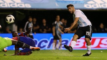 Di urutan ke-10 ditempati Sergio Agüero yang memiliki followers mencapai 13,2 juta. Foto: Agustin Marcarian/Reuters