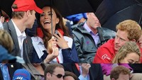  Begitu juga ketika Pangeran Wiliam dan Kate Middleton sedang dalam satu momen bersama ini. Foto: Dok. Instagram/katenmeg