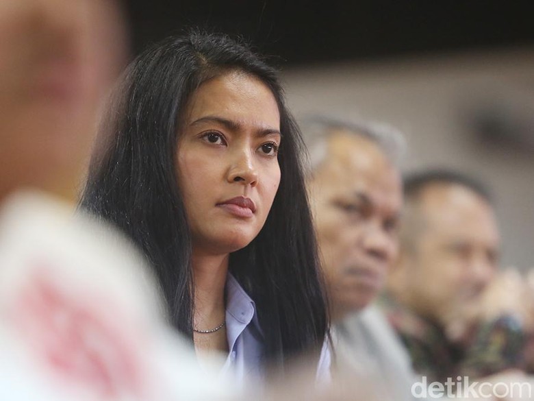 'LIMA' Tuai Pujian, Lola Amaria Berharap Dapat Pesan 