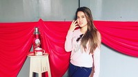 Dalam acara itu Tukul tak sungkan menyebut bahwa keduanya memang sedang melakukan penjajakan. Meskipun Meggy selalu mencoba mengelak dan menyebut hubungannya dengan Tukul masih sebatas persaudaraan dan juga hubungan kerja. Foto: Instagram Meggy Diaz