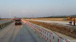Berlapis Beton dan Aspal, Begini Penampakan Tol Pemalang-Batang
