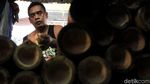 Melihat Lebih Dekat Proses Pembuatan Lemang di Senen Melihat Lebih Dekat Proses Pembuatan Lemang di Senen